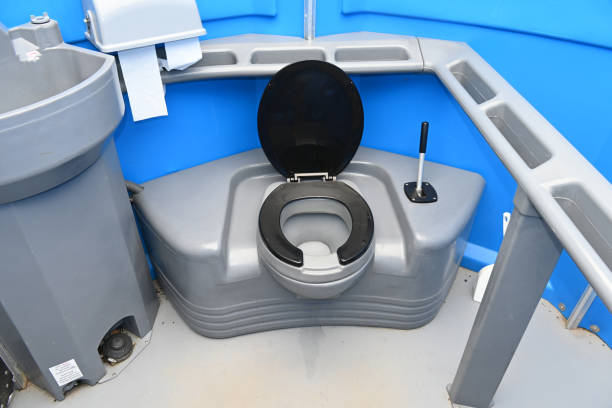 Best Affordable portable toilet rental  in Russell, KS